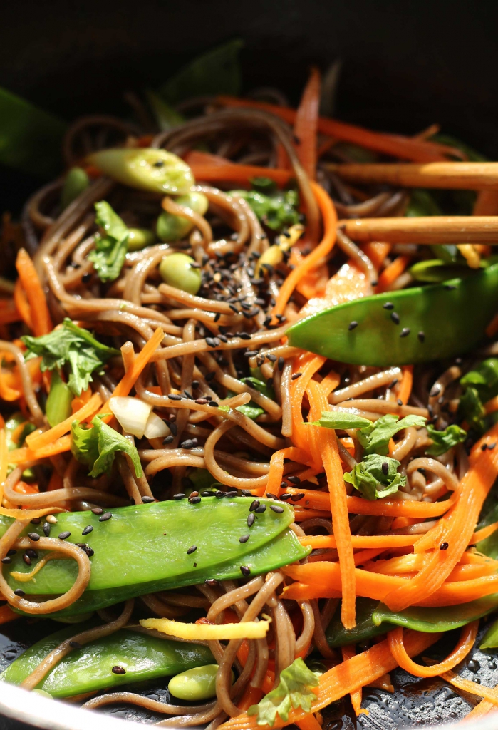 Soba-Nudeln mit Edamame &amp; Zuckerschoten